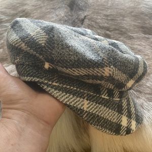 Burberry hat M size pink grey 😍 Rare Find